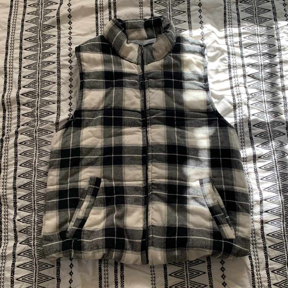 Hem & Thread | Black and White Plaid Puffer Vest Size Small